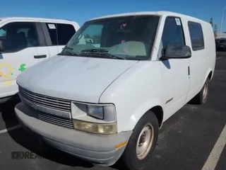 2000 Chevrolet Astro Cargo z VIN 1GCDM19W4YB196124, wystawiony jako IAAI lot #42398481 z przebiegiem 200 414 mil mil oraz . Historia ofert i sprzedaży dostępna na DreamBid. Obrazek 44.