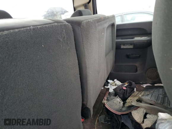 2010 GMC Sierra 1500 with VIN 3GTRCVE38AG273277, listed as a Copart auction lot 46154135 with 320,611 mi miles and Salvage Title. Bid and sale history available at DreamBid. Image 10.