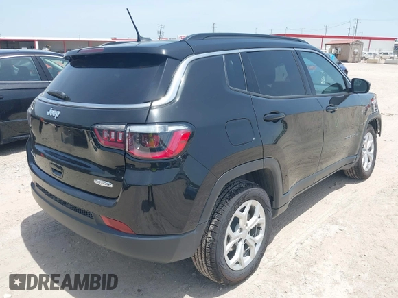 2024 Jeep Compass Latitude с VIN 3C4NJDBN4RT111850, выставлен на аукционе IAAI как лот 42771963 с пробегом 40 626 миль миль и . История ставок и продаж доступна на DreamBid. Изображение 4.