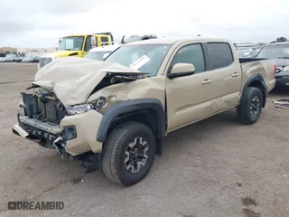 2018 Toyota Tacoma SR5 with VIN 3TMAZ5CN8JM077678, listed as a IAAI auction lot 41736208 with NaN miles. Bid and sale history available at carsss.com. Image 18.
