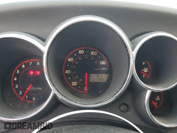 2005 Pontiac Vibe with VIN 5Y2SL63845Z464612, listed as a Copart auction lot 71813194 with 161,611 mi miles and Clean Title. Bid and sale history available at DreamBid. Image 9.
