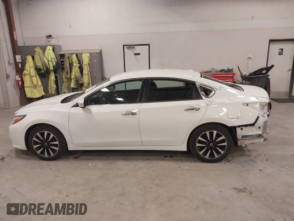 2018 Nissan Altima SR with VIN 1N4AL3AP7JC239057, listed as a IAAI auction lot 41817778 with 93,076 mi miles and . Bid and sale history available at carsss.com. Image 14.