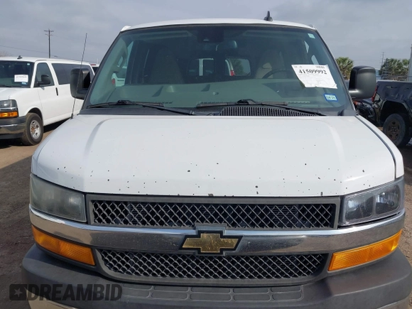 2020 Chevrolet Express Passenger LT z VIN 1GAZGPFG8L1209896, wystawiony jako IAAI lot #41509992 z przebiegiem 240 207 mil mil oraz . Historia ofert i sprzedaży dostępna na DreamBid. Obrazek 6.