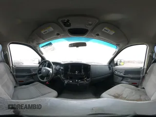 2007 Dodge 1500 Laramie с VIN 1D7HU182X7S102493, выставлен на аукционе IAAI как лот 42176765 с пробегом 178 529 миль миль и . История ставок и продаж доступна на DreamBid. Изображение 18.
