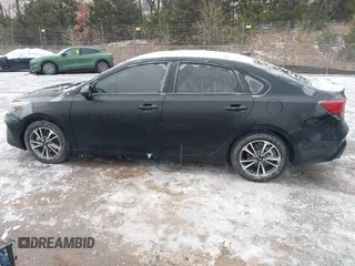 2023 Kia Forte LXS z VIN 3KPF24AD9PE511818, wystawiony jako IAAI lot #41554269 z przebiegiem 16 465 mil mil oraz . Historia ofert i sprzedaży dostępna na DreamBid. Obrazek 14.