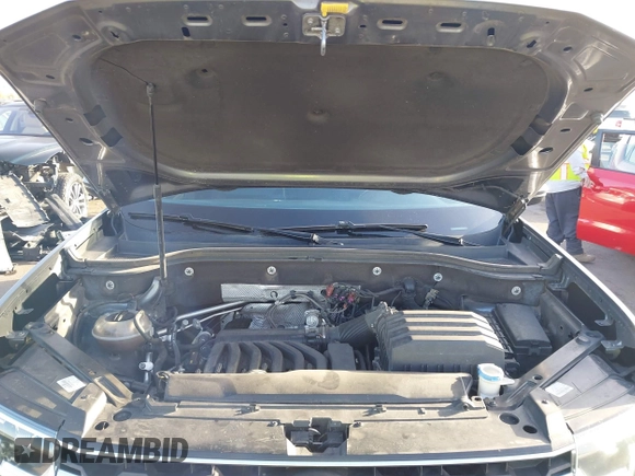 2018 Volkswagen Atlas SE with VIN 1V2DR2CA8JC502499, listed as a IAAI auction lot 41562852 with 142,362 mi miles and . Bid and sale history available at DreamBid. Image 10.