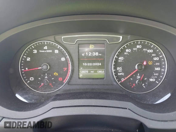 2017 Audi Q3 Premium z VIN WA1ECCFS0HR008186, wystawiony jako IAAI lot #40648800 z przebiegiem 139 379 mil mil oraz . Historia ofert i sprzedaży dostępna na DreamBid. Obrazek 7.