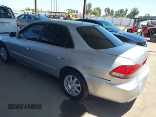 2002 Honda Accord SE z VIN JHMCG66892C011913, wystawiony jako IAAI lot #42323509 z przebiegiem 226 288 mil mil oraz . Historia ofert i sprzedaży dostępna na DreamBid. Obrazek 3.
