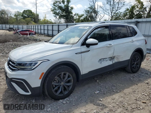 2022 Volkswagen Tiguan SE with VIN 3VV3B7AX5NM119373, listed as a Copart auction lot 54160824 with 33,212 mi miles and Salvage Title. Bid and sale history available at DreamBid. Image 1.