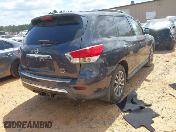 2014 Nissan Pathfinder SV with VIN 5N1AR2MM7EC710811, listed as a IAAI auction lot 42142870 with 158,803 mi miles. Bid and sale history available at carsss.com. Image 4.