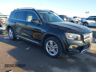 2020 Mercedes-Benz GLB 250 z VIN WDC4M4GB3LW006004, wystawiony jako IAAI lot #41214662 z przebiegiem 46 653 mil mil oraz . Historia ofert i sprzedaży dostępna na DreamBid. Obrazek 1.