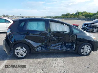 2020 Honda Fit LX z VIN 3HGGK5H44LM731885, wystawiony jako IAAI lot #42177284 z przebiegiem 24 814 mil mil oraz . Historia ofert i sprzedaży dostępna na DreamBid. Obrazek 6.