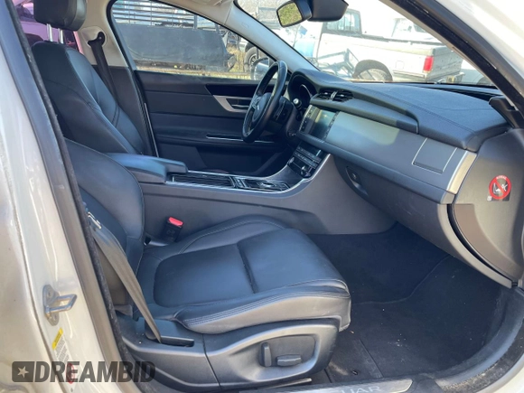 2018 Jaguar XF 25t with VIN SAJBR4FX5JCY70175, listed as a Copart auction lot 87513975 with 127,416 mi miles and Clean Title. Bid and sale history available at carsss.com. Image 5.