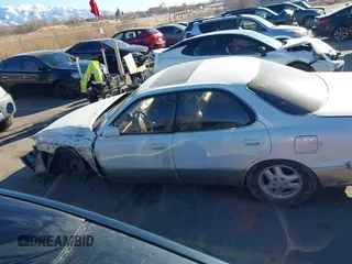 1996 Lexus ES 300 с VIN JT8BF12G2T0163288, выставлен на аукционе IAAI как лот 41371907 с пробегом 357 687 миль миль и . История ставок и продаж доступна на DreamBid. Изображение 14.