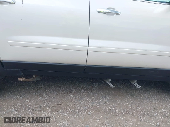 2010 GMC Acadia SLT1 with VIN 1GKLRMED8AJ189051, listed as a IAAI auction lot 42595840 with 116,141 mi miles and . Bid and sale history available at DreamBid. Image 6.