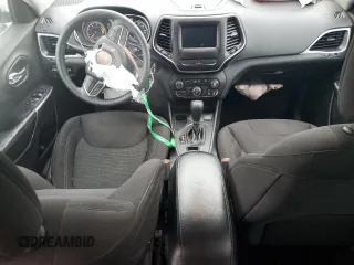 2019 Jeep Cherokee Latitude z VIN 1C4PJLCBXKD332002, wystawiony jako Copart lot #56652185 z przebiegiem 113 690 mil mil oraz Szkoda całkowita • Salvage title. Historia ofert i sprzedaży dostępna na DreamBid. Obrazek 8.