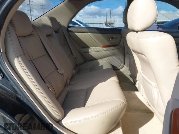 2001 Lexus ES with VIN JT8BF28GX10317370, listed as a IAAI auction lot 41512950 with 221,206 mi miles. Bid and sale history available at carsss.com. Image 8.