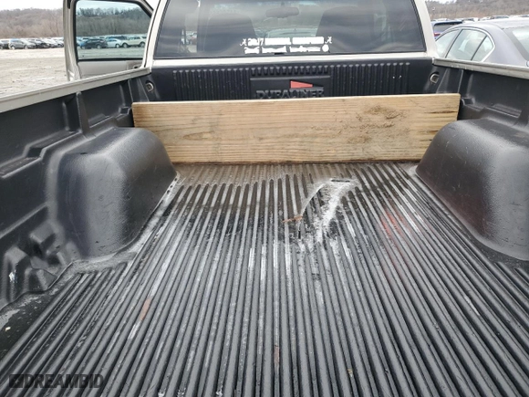 2001 Chevrolet S-10 LS with VIN 1GCDT19W218178369, listed as a Copart auction lot 44506665 with 142,152 mi miles and Salvage Title. Bid and sale history available at carsss.com. Image 10.