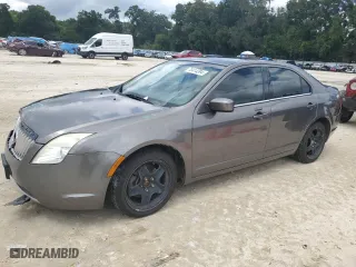 2010 Mercury Milan with VIN 3MEHM0HAXAR636042, listed as a Copart auction lot 70414394 with 118,524 mi miles and Salvage Title. Bid and sale history available at carsss.com. Image 1.