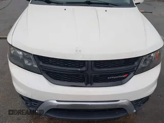 2018 Dodge Journey Crossroad z VIN 3C4PDDGG6JT387686, wystawiony jako IAAI lot #41997476 z przebiegiem 88 897 mil mil oraz . Historia ofert i sprzedaży dostępna na DreamBid. Obrazek 6.