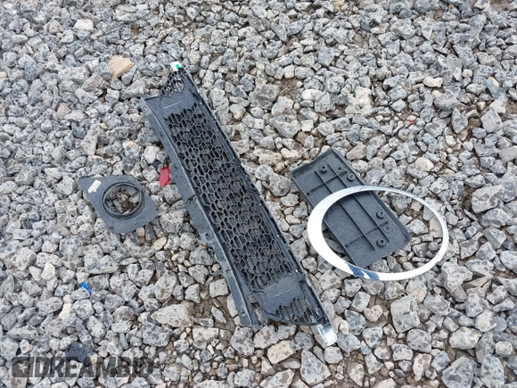 2014 MINI Convertible S с VIN WMWZP3C52ET706272, выставлен на аукционе IAAI как лот 42198277 с пробегом 40 372 миль миль и . История ставок и продаж доступна на DreamBid. Изображение 12.