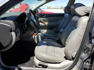 2005 Volkswagen Passat GLX z VIN WVWTU63B95E085836, wystawiony jako Copart lot #67782394 z przebiegiem 125 315 mil mil oraz Szkoda całkowita • Salvage title. Historia ofert i sprzedaży dostępna na DreamBid. Obrazek 7.