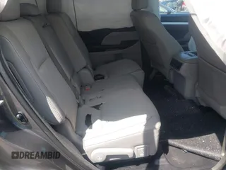 2015 Toyota Highlander LE z VIN 5TDBKRFH5FS178691, wystawiony jako IAAI lot #42058496 z przebiegiem 103 411 mil mil oraz . Historia ofert i sprzedaży dostępna na DreamBid. Obrazek 8.