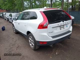 2013 Volvo XC60 3.2L with VIN YV4952DL1D2367330, listed as a IAAI auction lot 42197516 with 102,612 mi miles and . Bid and sale history available at DreamBid. Image 3.