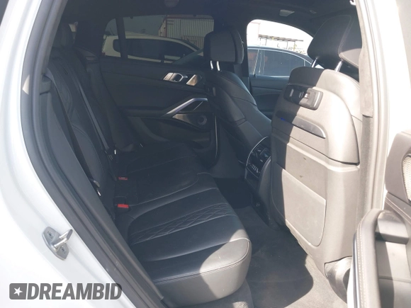 2022 BMW X6 M50i z VIN 5UXCY8C01N9J14882, wystawiony jako IAAI lot #41856966 z przebiegiem 22 893 mil mil oraz . Historia ofert i sprzedaży dostępna na DreamBid. Obrazek 8.