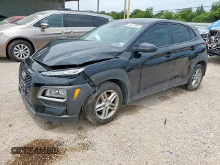 2021 Hyundai Kona SE z VIN KM8K12AA4MU634494, wystawiony jako Copart lot #57092075 z przebiegiem 71 608 mil mil oraz Czysty tytuł • Clean title. Historia ofert i sprzedaży dostępna na DreamBid. Obrazek 1.
