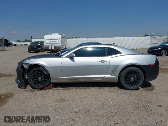 2010 Chevrolet Camaro 1LT z VIN 2G1FB1EV0A9147806, wystawiony jako IAAI lot #39970270 z przebiegiem 160 458 mil mil oraz . Historia ofert i sprzedaży dostępna na DreamBid. Obrazek 14.