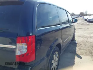 2011 Chrysler Town & Country Touring-L with VIN 2A4RR8DG3BR655517, listed as a IAAI auction lot 41785930 with 169,405 mi miles. Bid and sale history available at carsss.com. Image 4.