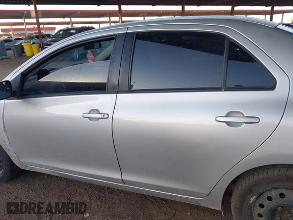 2007 Toyota Yaris with VIN JTDBT923271012408, listed as a IAAI auction lot 41987380 with 202,274 mi miles. Bid and sale history available at carsss.com. Image 14.