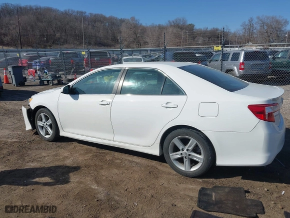 2014 Toyota Camry L with VIN 4T1BF1FK6EU334034, listed as a IAAI auction lot 41792144 with 133,940 mi miles. Bid and sale history available at carsss.com. Image 15.