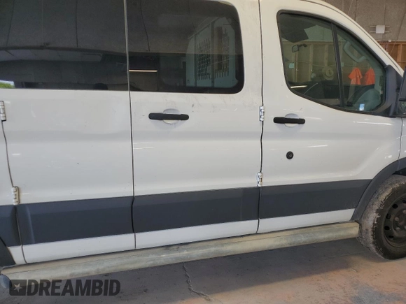 2015 Ford Transit Cargo с VIN 1FTNR1ZM8FKB20102, выставлен на аукционе Copart как лот 65703335 с пробегом 267 890 миль миль и Чистый • Clean title. История ставок и продаж доступна на DreamBid. Изображение 10.