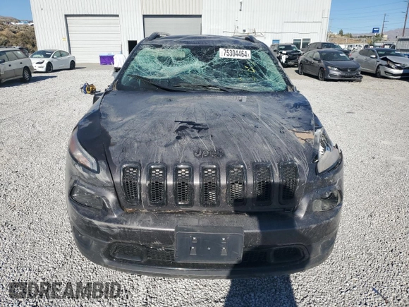 2018 Jeep Cherokee Latitude with VIN 1C4PJLCB2JD556444, listed as a Copart auction lot 75304464 with 75,201 mi miles and Salvage title. Bid and sale history available at DreamBid. Image 5.