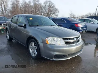 2012 Dodge Avenger SXT z VIN 1C3CDZCB5CN219616, wystawiony jako IAAI lot #41109263 z przebiegiem 127 072 mil mil oraz . Historia ofert i sprzedaży dostępna na DreamBid. Obrazek 1.