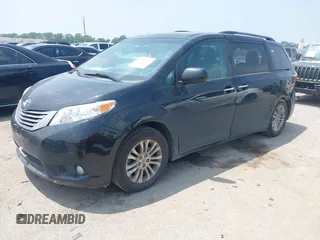 2016 Toyota Sienna XLE z VIN 5TDYK3DC5GS703586, wystawiony jako IAAI lot #42323587 z przebiegiem 127 640 mil mil oraz . Historia ofert i sprzedaży dostępna na DreamBid. Obrazek 17.