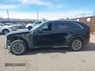 2024 Mazda CX-90 Premium z VIN JM3KKDHD4R1141475, wystawiony jako IAAI lot #41813198 z przebiegiem 30 352 mil mil oraz . Historia ofert i sprzedaży dostępna na DreamBid. Obrazek 14.