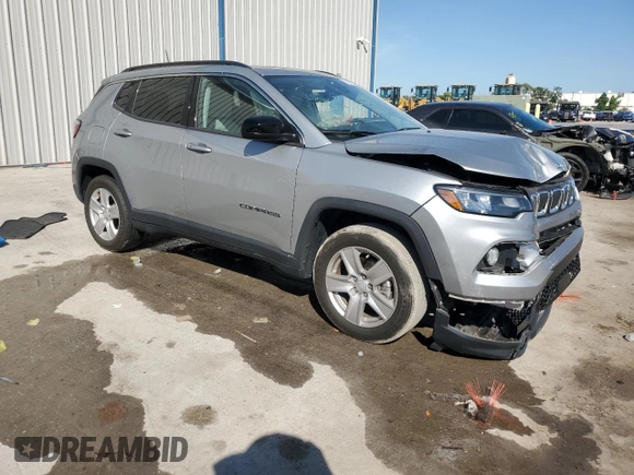 2022 Jeep Compass Latitude with VIN 3C4NJCBB0NT192422, listed as a Copart auction lot 50897005 with 13,342 mi miles and Salvage Title. Bid and sale history available at carsss.com. Image 4.