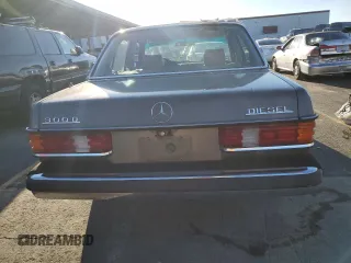 1981 Mercedes-Benz 300 D с VIN WDBAB30A6BB226915, выставлен на аукционе Copart как лот 87743925 с пробегом 241 960 миль миль и Списание • Salvage title. История ставок и продаж доступна на DreamBid. Изображение 6.