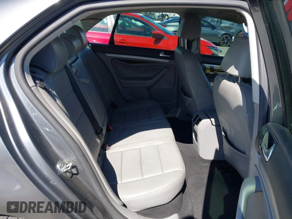 2008 Volkswagen Jetta SE with VIN 3VWRZ71K58M082108, listed as a IAAI auction lot 41799324 with 184,055 mi miles and . Bid and sale history available at DreamBid. Image 8.