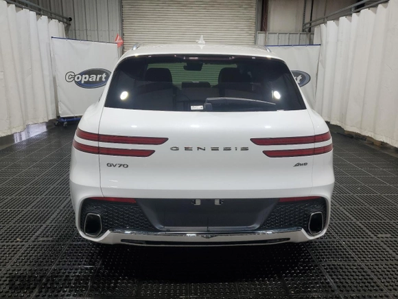 2025 Genesis GV70 2.5T with VIN 5NMMADTB1SH031960, listed as a Copart auction lot 60893135 with 7,218 mi miles and Salvage title. Bid and sale history available at DreamBid. Image 6.
