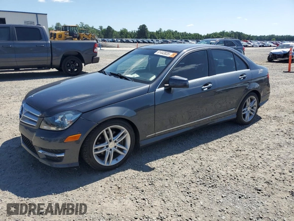 2013 Mercedes-Benz C 250 Sport z VIN WDDGF4HB4DR265117, wystawiony jako Copart lot #61443835 z przebiegiem 114 019 mil mil oraz Szkoda całkowita • Salvage title. Historia ofert i sprzedaży dostępna na DreamBid. Obrazek 1.