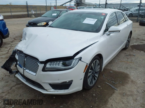 2019 Lincoln MKZ Hybrid Reserve II z VIN 3LN6L5MU1KR631351, wystawiony jako IAAI lot #41522333 z przebiegiem 82 839 mil mil oraz . Historia ofert i sprzedaży dostępna na DreamBid. Obrazek 20.