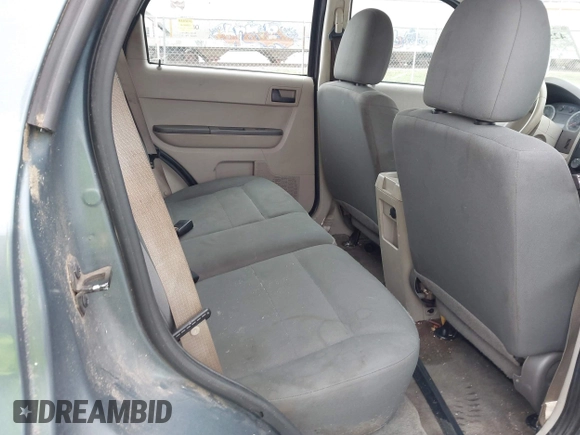 2012 Ford Escape XLS z VIN 1FMCU0C7XCKC75776, wystawiony jako IAAI lot #42510505 z przebiegiem 252 936 mil mil oraz . Historia ofert i sprzedaży dostępna na DreamBid. Obrazek 8.