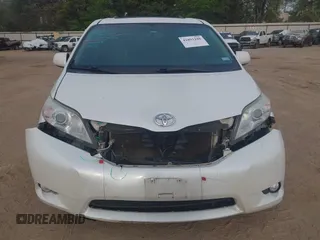 2015 Toyota Sienna XLE with VIN 5TDYK3DC8FS639221, listed as a IAAI auction lot 41891188 with 195,610 mi miles. Bid and sale history available at carsss.com. Image 12.