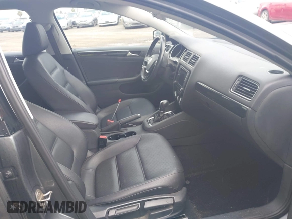 2016 Volkswagen Jetta Sedan 1.8T SEL with VIN 3VWL17AJ4GM331002, listed as a IAAI auction lot 41939962 with 40,344 mi miles. Bid and sale history available at carsss.com. Image 5.