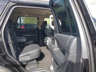 2024 Ford Expedition XLT with VIN 1FMJU1J85REA08710, listed as a IAAI auction lot 41966242 with 68,191 mi miles. Bid and sale history available at carsss.com. Image 8.