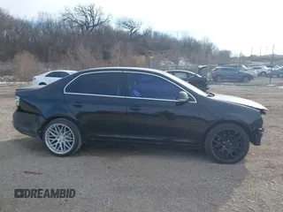 2006 Volkswagen Jetta 2.5L z VIN 3VWRF71K76M703564, wystawiony jako IAAI lot #41414316 z przebiegiem 161 258 mil mil oraz . Historia ofert i sprzedaży dostępna na DreamBid. Obrazek 13.
